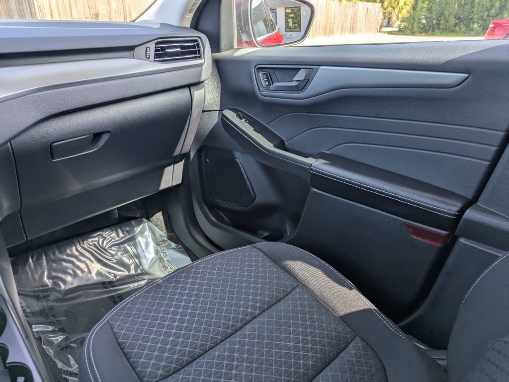 Certified 2024 Ford Escape Active FWD image 17