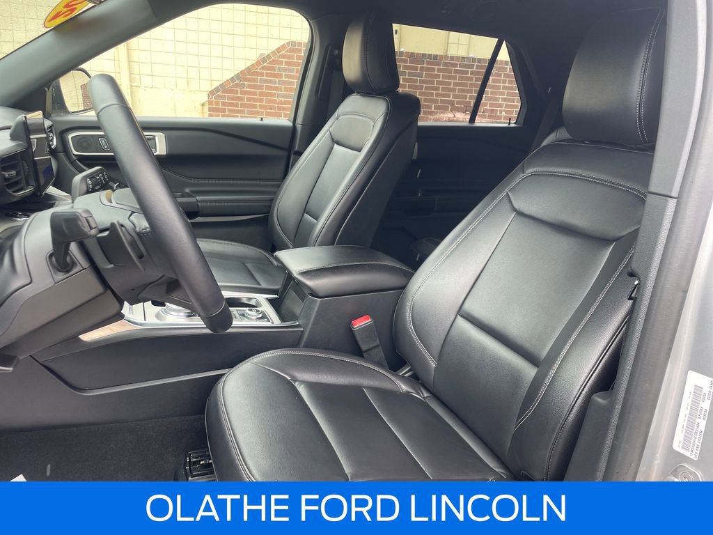 Certified 2020 Ford Explorer XLT w/ Equipment Group 202A AWD/4WD image 18