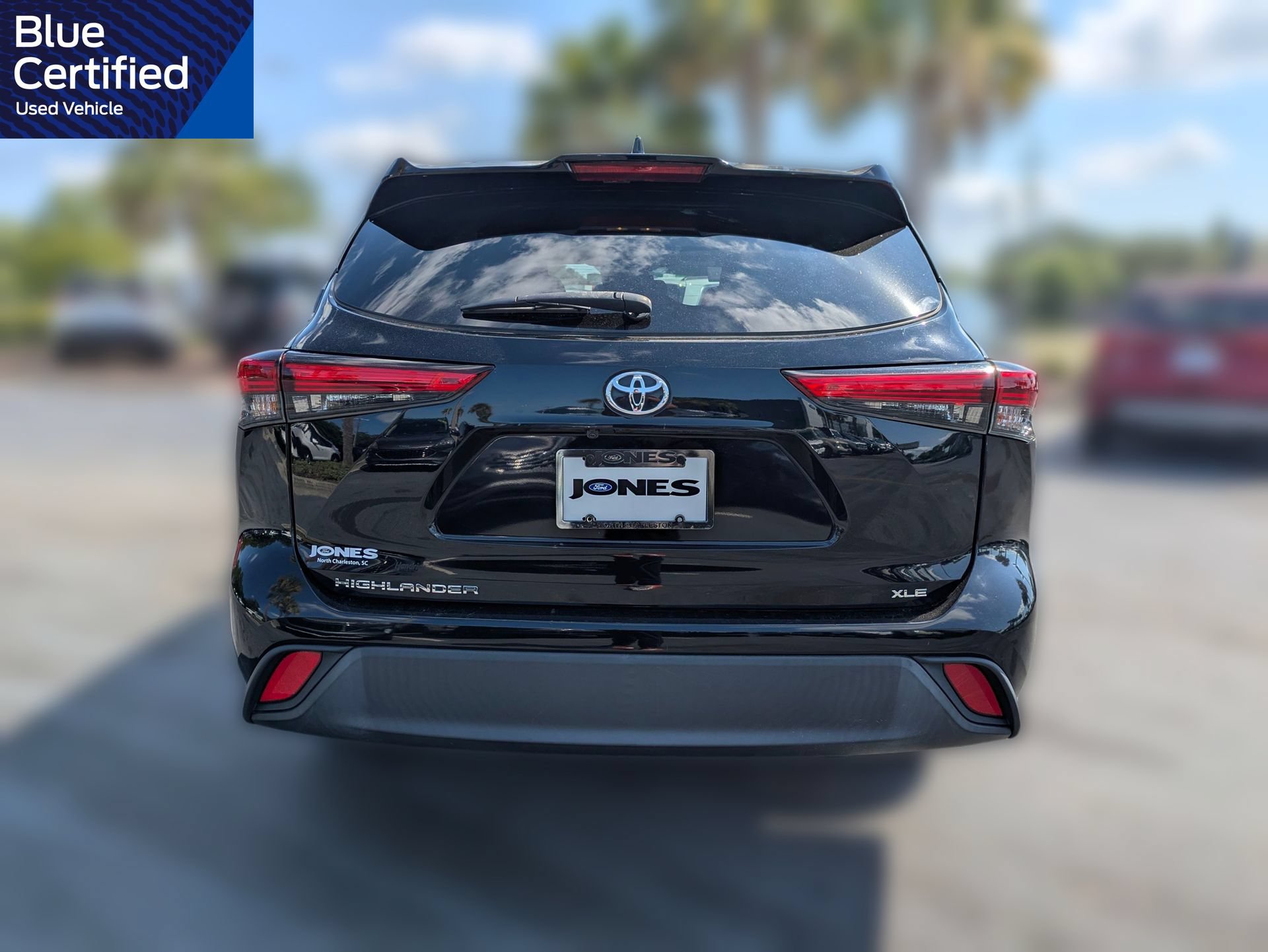 Used 2022 Toyota Highlander XLE FWD image 6