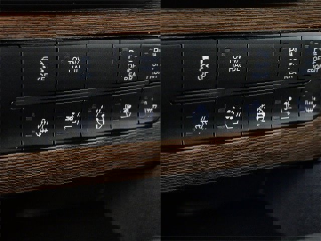 Used 2018 RAM 1500 Laramie w/ Convenience Group image 23