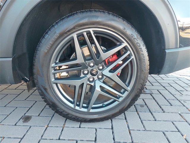 Certified 2025 Ford Explorer ST image 32