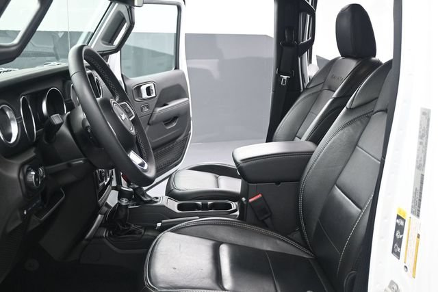Used 2023 Jeep Wrangler Unlimited Sahara AWD/4WD image 6