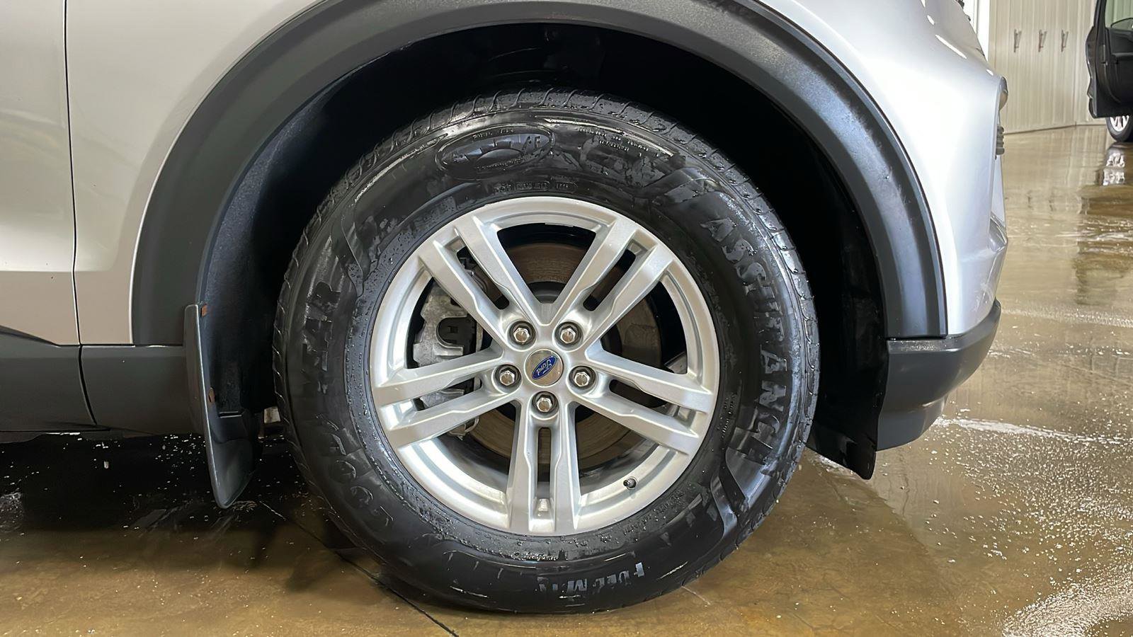 Certified 2021 Ford Explorer XLT w/ Class III Trailer Tow Package image 4