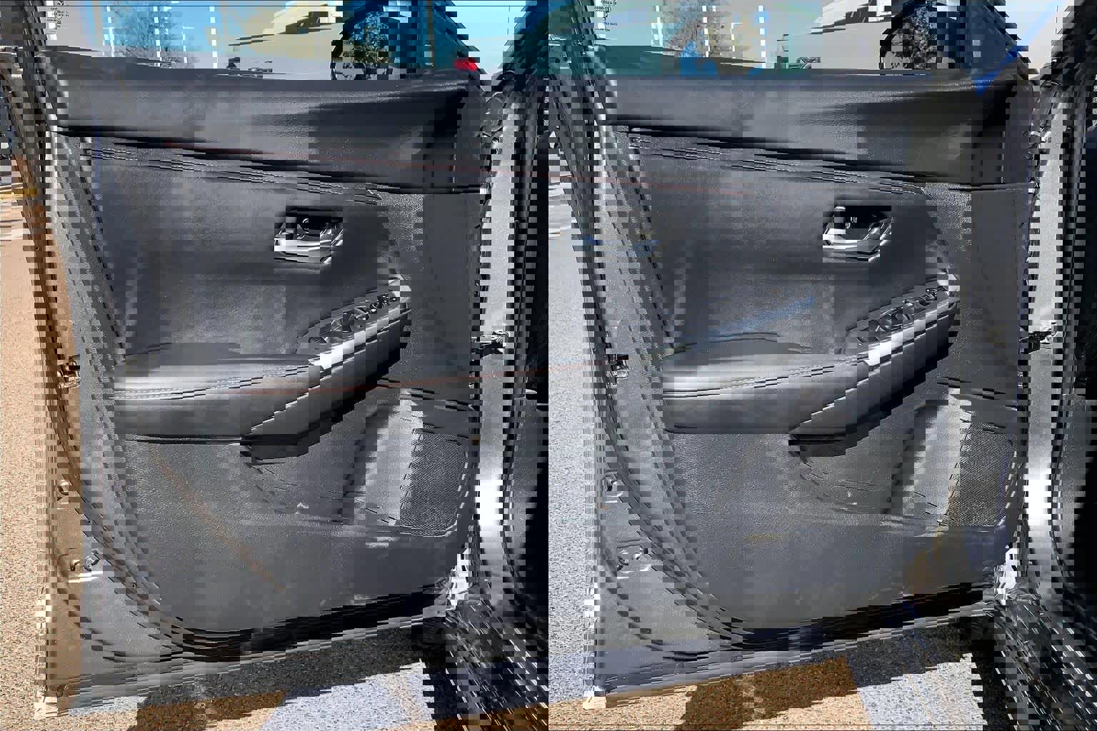 Used 2025 Nissan Sentra SR image 22