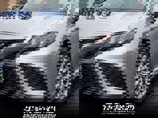 Used 2023 Toyota Camry SE image 2