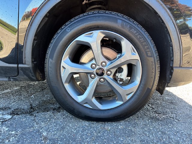 Certified 2025 Ford Escape ST-Line Select AWD/4WD image 13