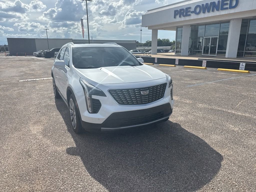 Used 2019 Cadillac XT4 Premium Luxury w/ Driver Assist Package FWD image 2