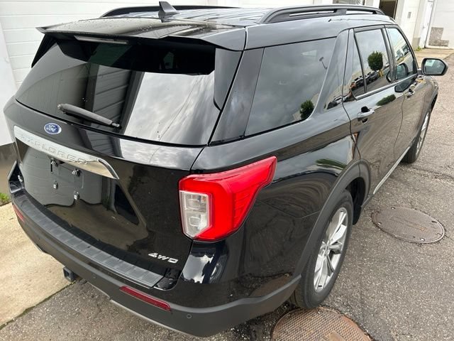 Certified 2023 Ford Explorer XLT w/ Equipment Group 202A AWD/4WD image 5