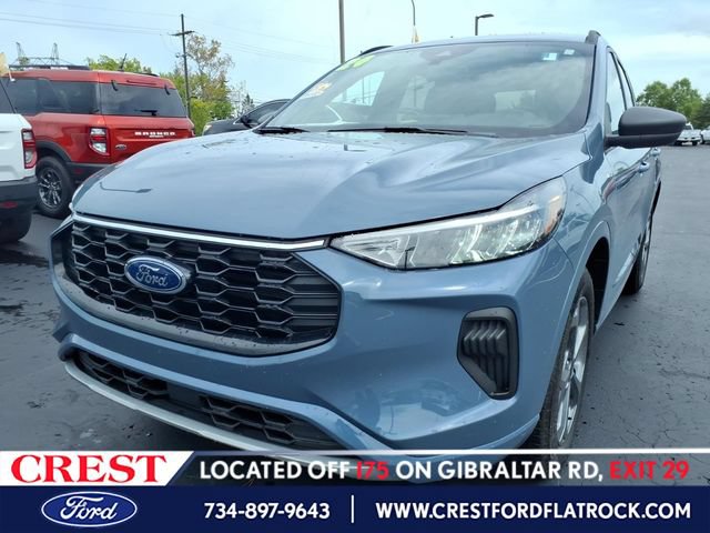 Certified 2024 Ford Escape ST-Line w/ Tech Pack #1 AWD/4WD image 1