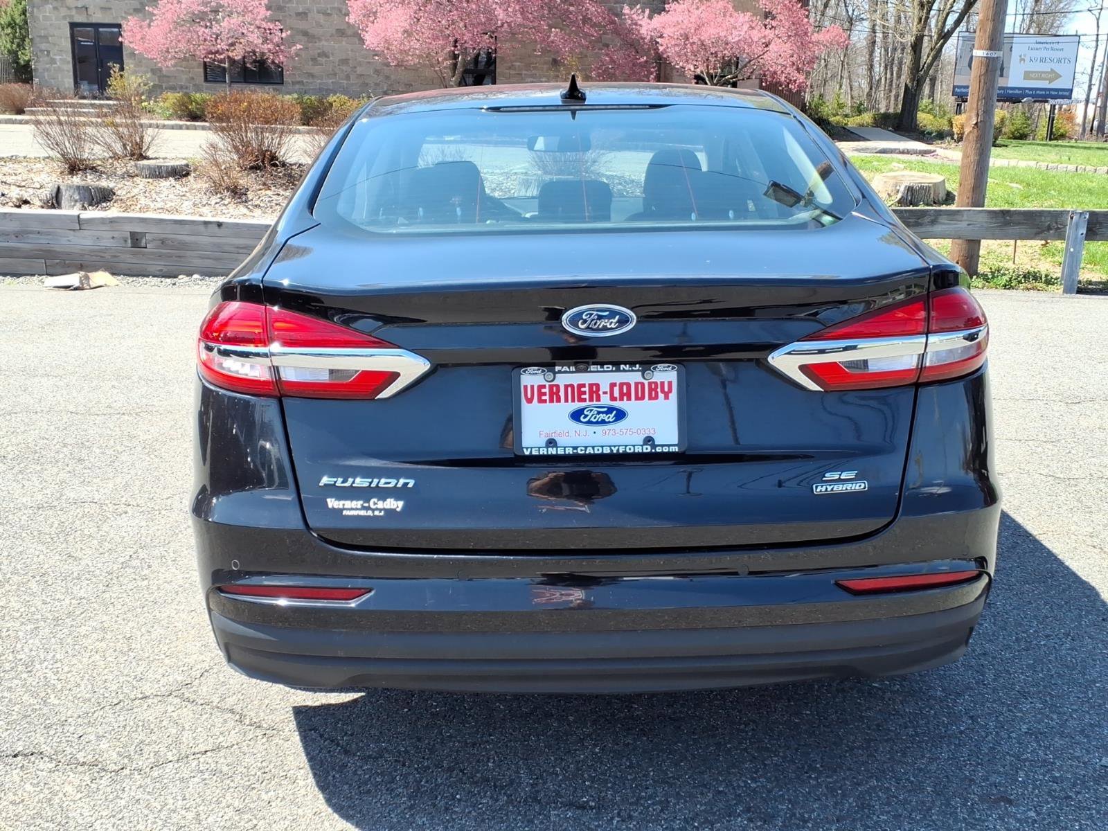 Certified 2020 Ford Fusion SE FWD image 5