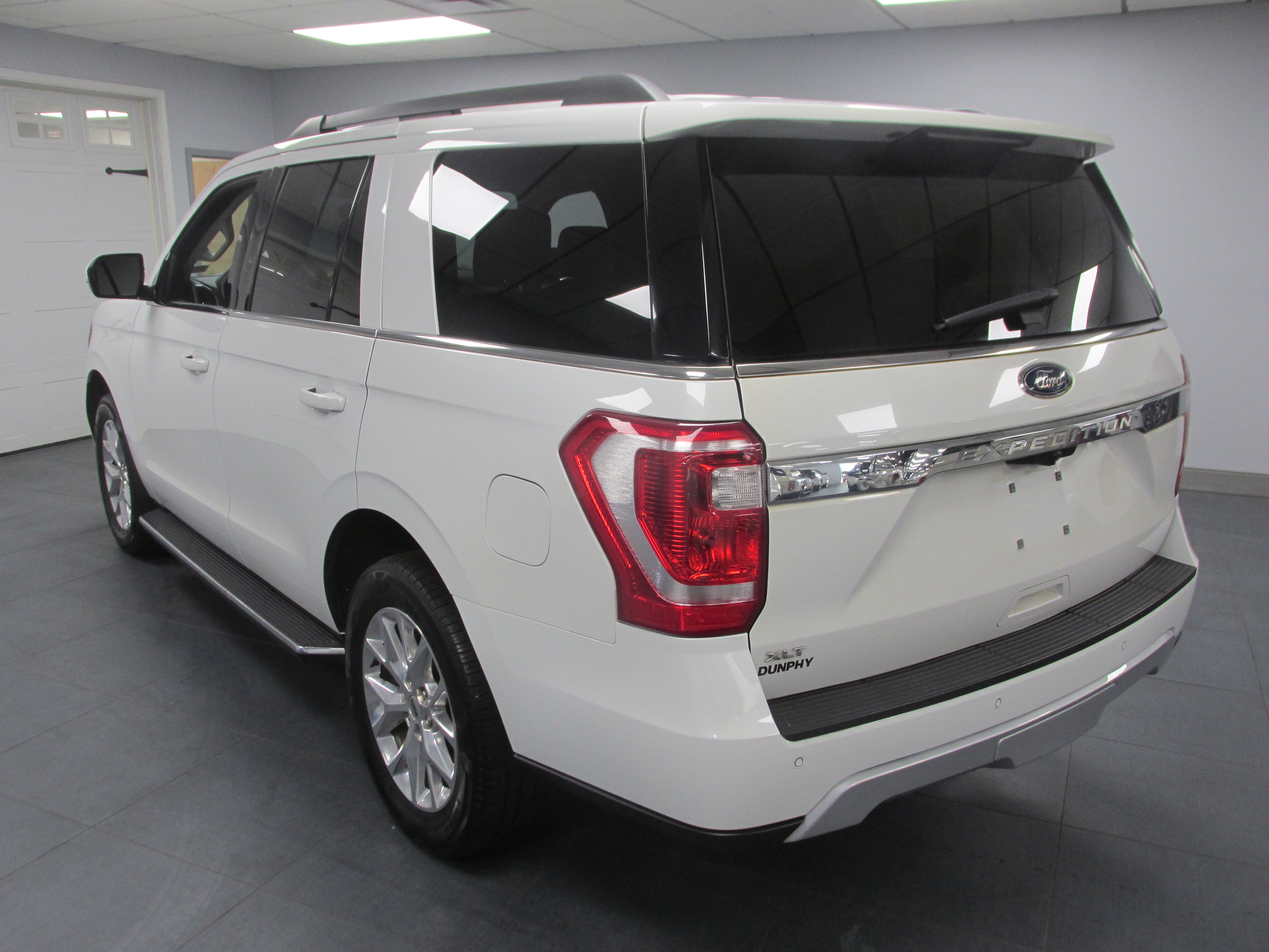 Certified 2021 Ford Expedition XLT image 5