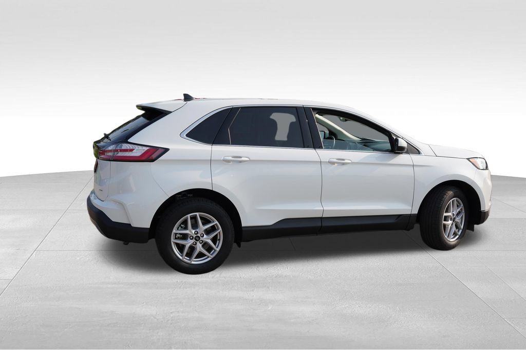 Certified 2024 Ford Edge SEL w/ Convenience Package AWD/4WD image 4