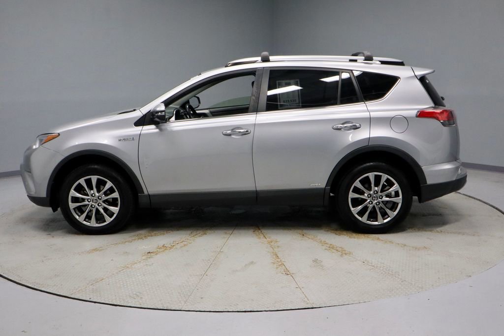 Used 2018 Toyota RAV4 Limited AWD/4WD image 2