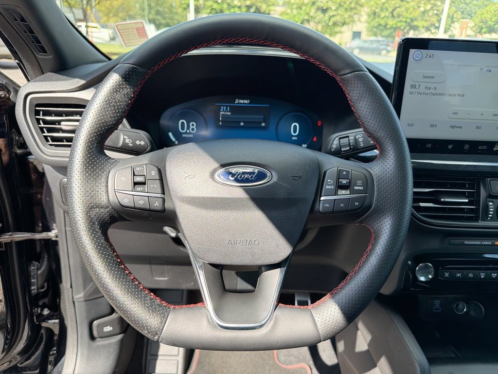 Certified 2023 Ford Escape ST-Line Elite AWD/4WD image 14