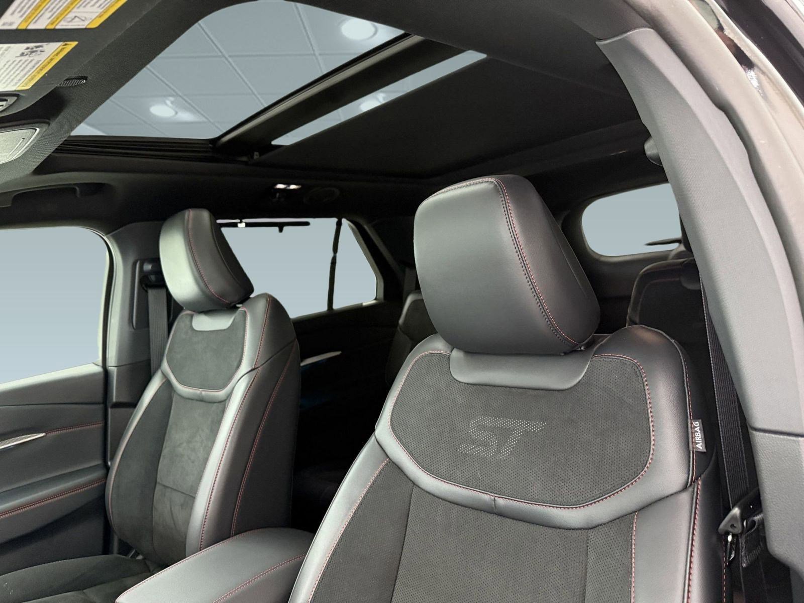 Certified 2025 Ford Explorer ST image 16