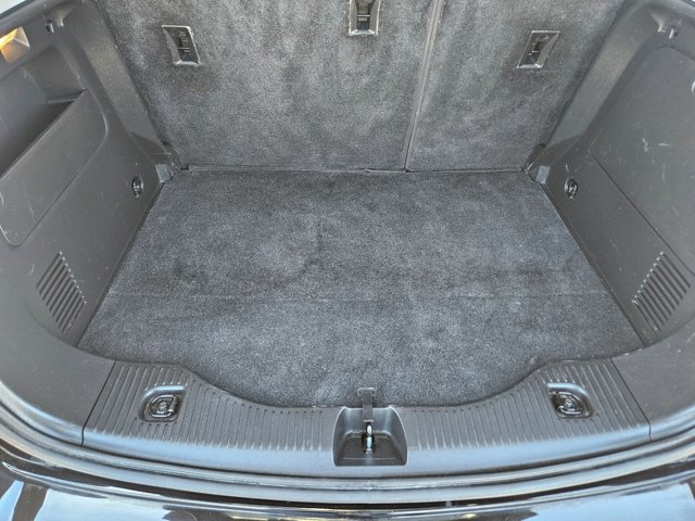 Used 2021 Chevrolet Trax LT w/ Midnight Edition image 9