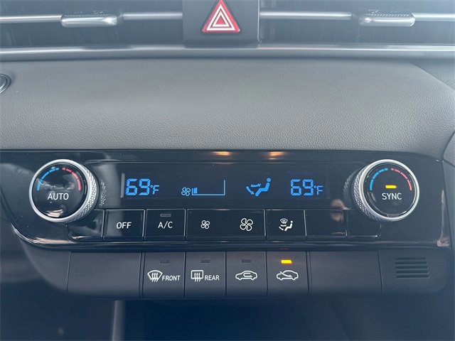 Used 2023 Hyundai Elantra SEL w/ Cargo Package image 19