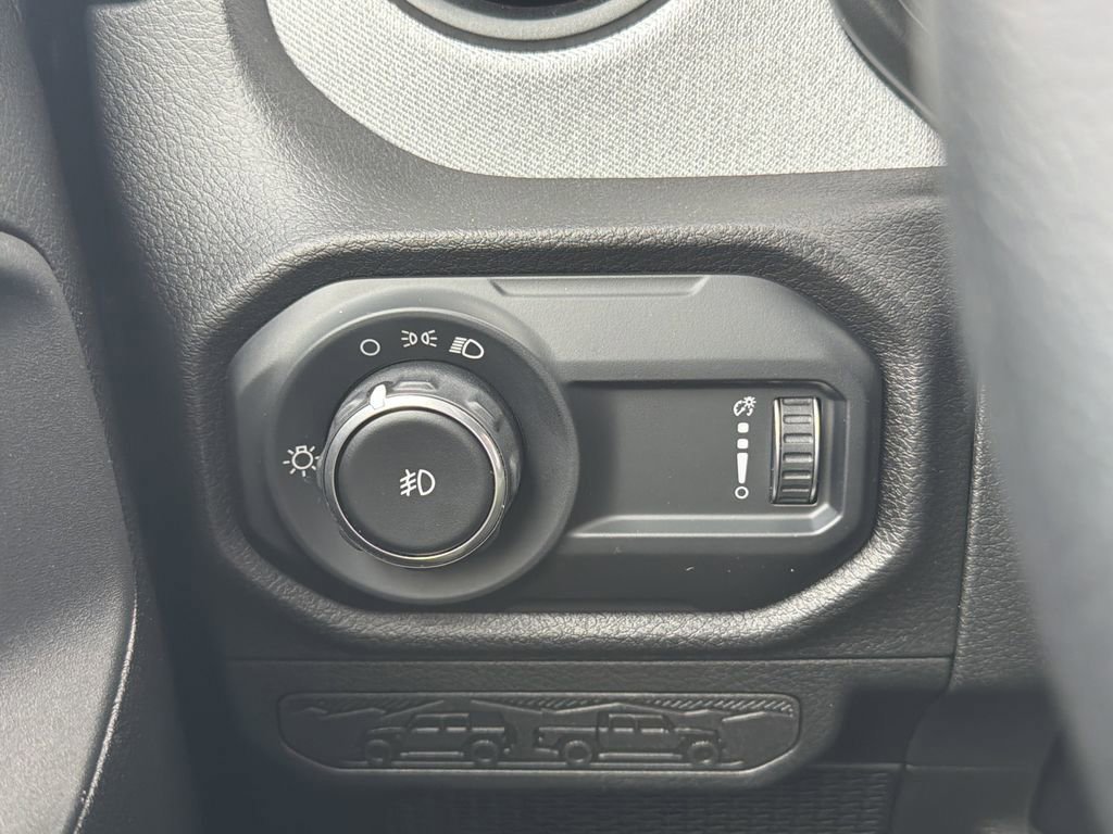 Used 2025 Jeep Wrangler Sport image 26