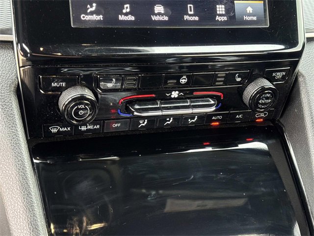 Used 2023 Jeep Grand Cherokee L Laredo image 16