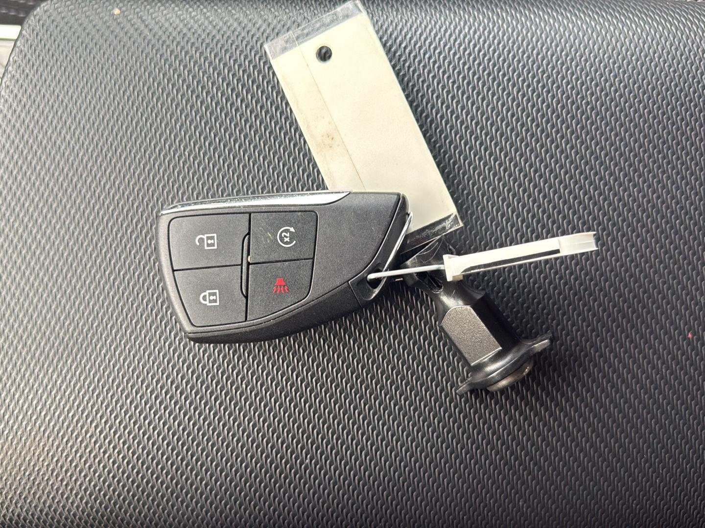 Used 2025 Chevrolet Equinox LT w/ Safety and Technology Package AWD/4WD image 21