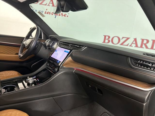 Used 2022 Jeep Grand Cherokee L Summit w/ Luxury Tech Group V image 17