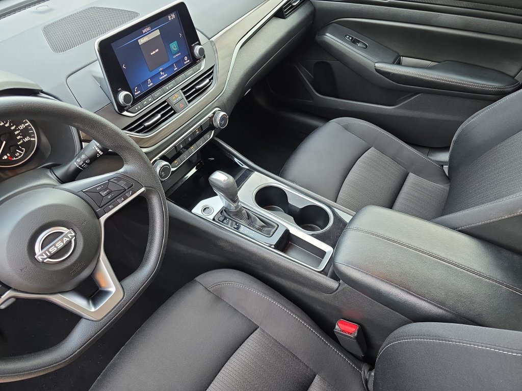 Used 2024 Nissan Altima 2.5 SV FWD image 22
