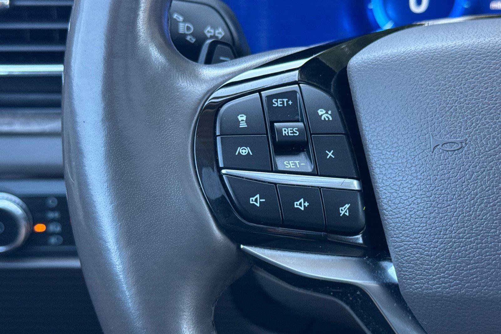 Certified 2021 Ford Explorer Platinum w/ Equipment Group 601A image 26