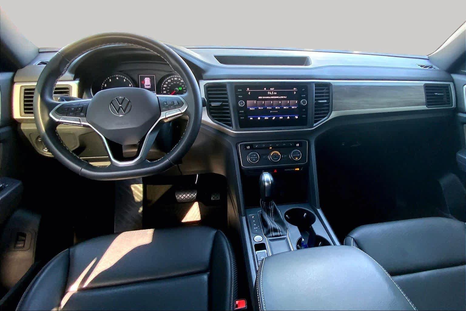 Used 2021 Volkswagen Atlas Cross Sport SE w/ V6 Towing Package FWD image 16
