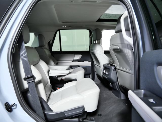 Certified 2025 Ford Expedition Active AWD/4WD image 12