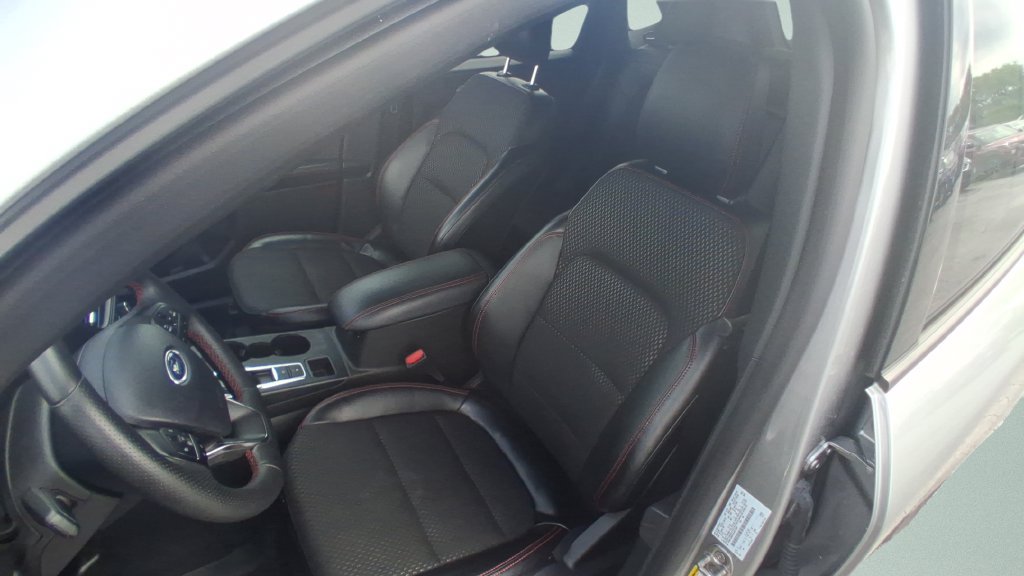 Certified 2024 Ford Escape ST-Line w/ Tech Pack #1 AWD/4WD image 5