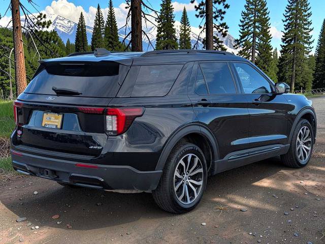 Certified 2025 Ford Explorer ST-Line AWD/4WD image 6