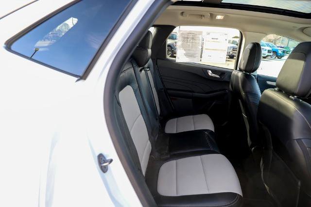 Certified 2022 Ford Escape Titanium w/ Titanium Elite Package image 32