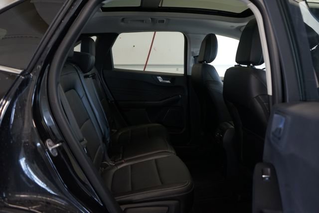 Certified 2022 Ford Escape Titanium w/ Class II Trailer Tow Package AWD/4WD image 33