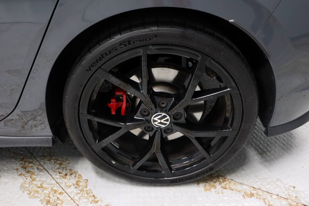 Used 2024 Volkswagen GTI SE FWD image 19