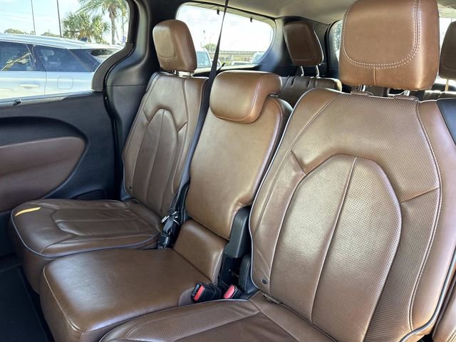 Used 2018 Chrysler Pacifica Limited image 16