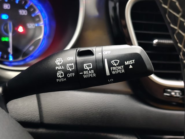 Used 2025 Chrysler Pacifica Select FWD image 37