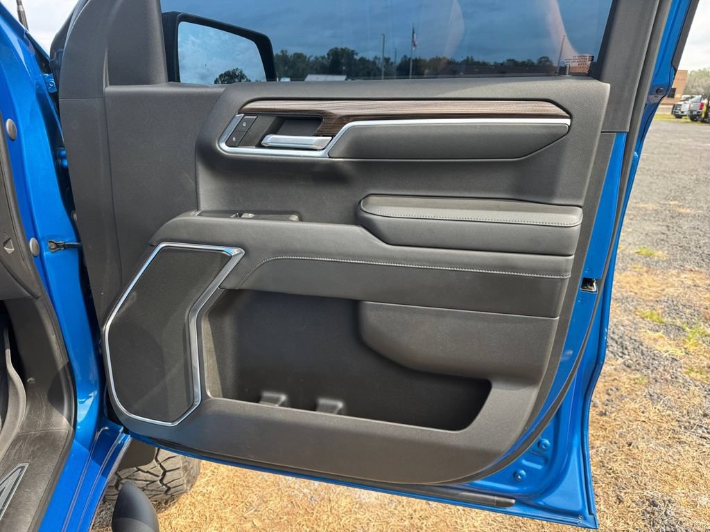 Used 2022 Chevrolet Silverado 1500 RST AWD/4WD image 22