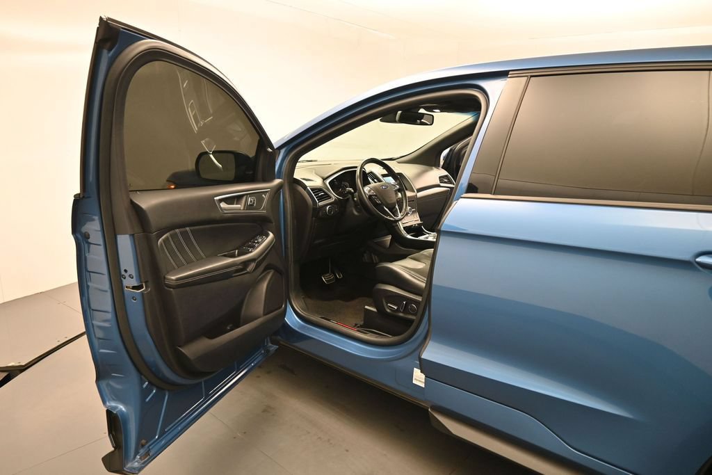 Certified 2019 Ford Edge ST w/ Equipment Group 401A AWD/4WD image 9
