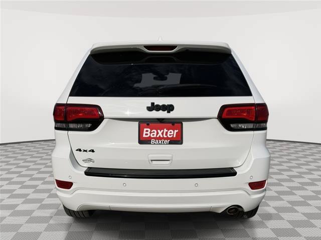 Used 2017 Jeep Grand Cherokee Altitude AWD/4WD image 4