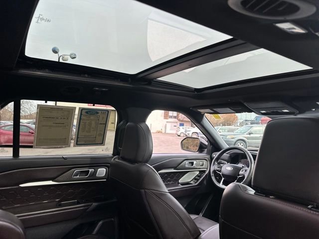 Certified 2025 Ford Explorer Platinum w/ Ultimate Package image 21