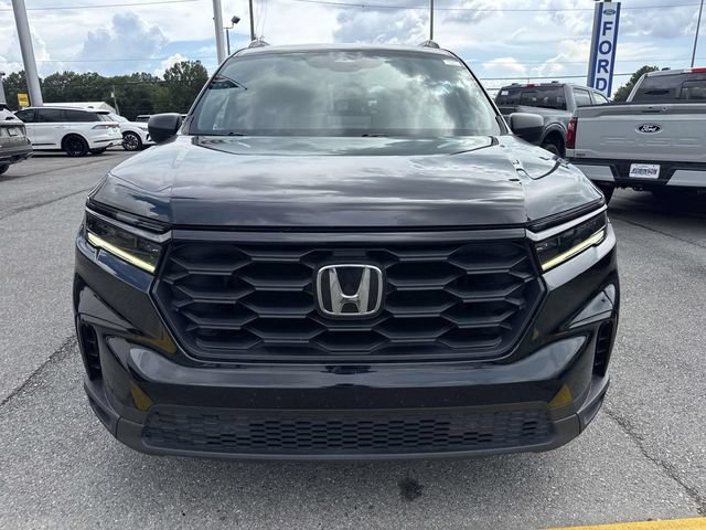 Used 2023 Honda Pilot Sport image 2