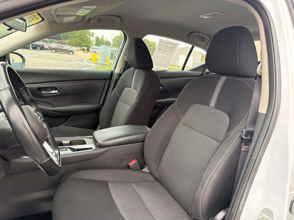 Used 2022 Nissan Sentra SV FWD image 12