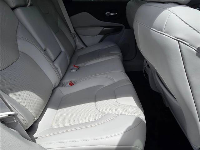Used 2021 Jeep Cherokee Latitude Lux FWD image 19