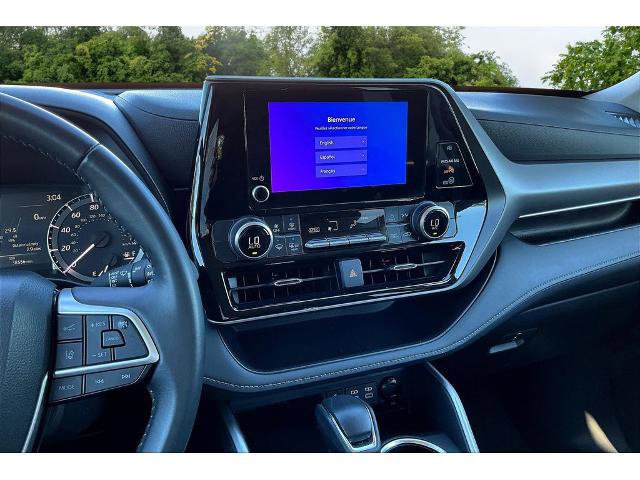 Used 2024 Toyota Highlander LE image 9