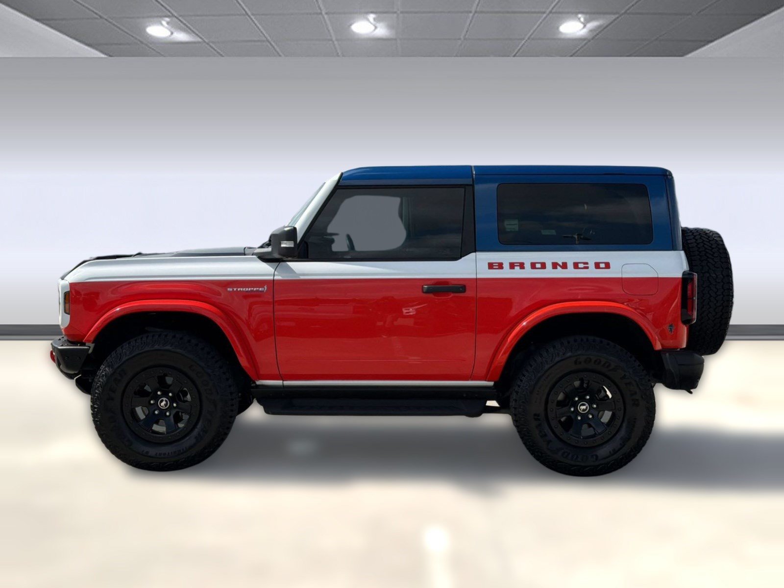 Certified 2025 Ford Bronco Stroppe Edition AWD/4WD image 2