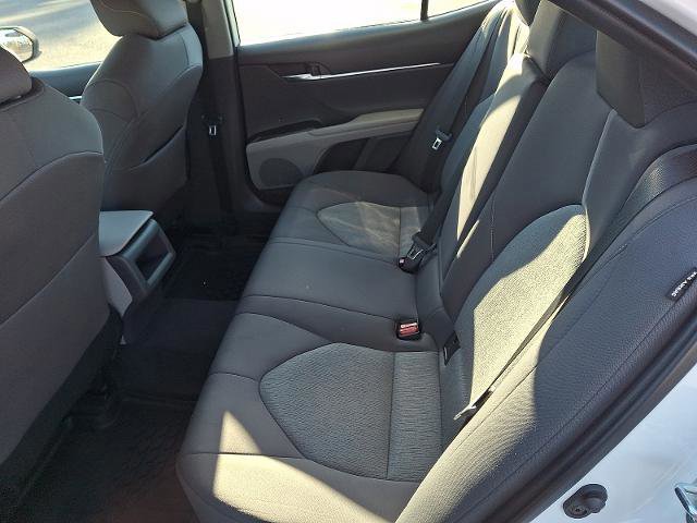 Used 2022 Toyota Camry LE image 10