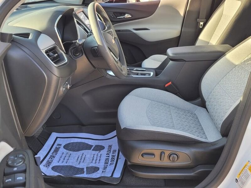 Used 2022 Chevrolet Equinox LS FWD image 5