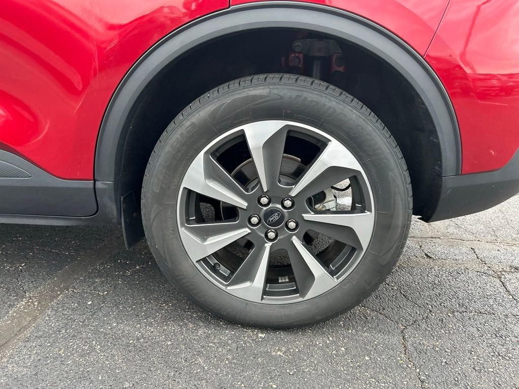 Certified 2023 Ford Escape Platinum AWD/4WD image 13