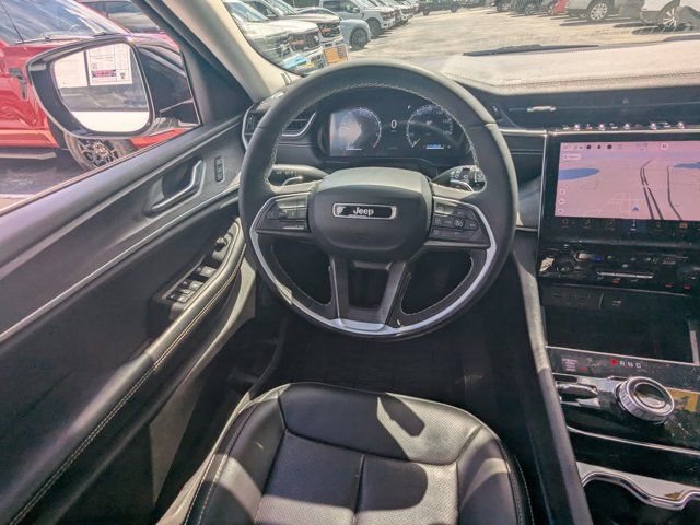 Used 2023 Jeep Grand Cherokee L Limited w/ Luxury Tech Group II AWD/4WD image 17