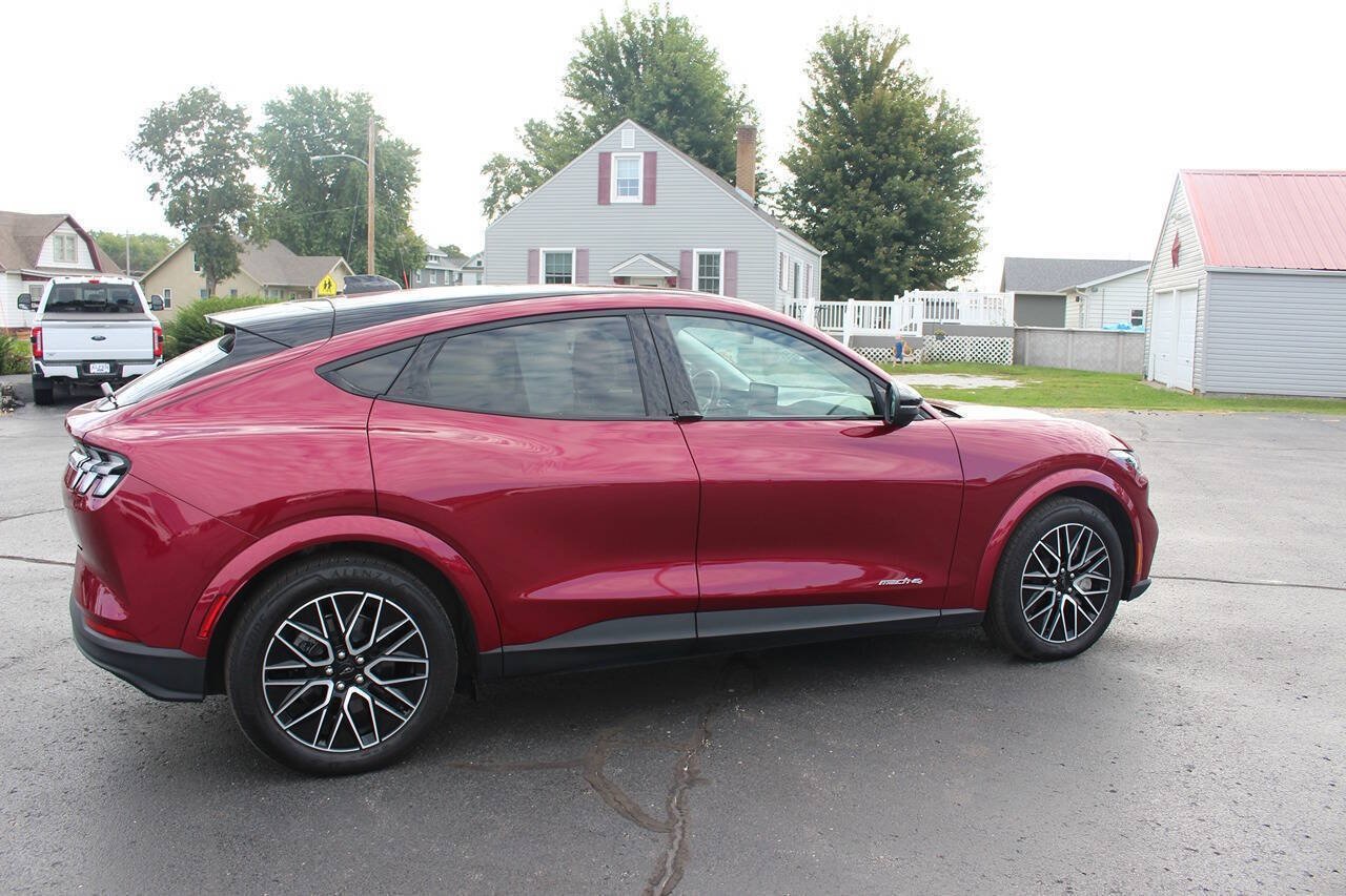 Certified 2025 Ford Mustang Mach-E Premium AWD/4WD image 4